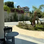 מלון דירות Emera 3*