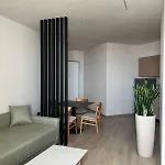 Emera מלון דירות 3*