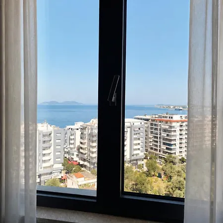 Ξενοδοχείο με διαμερίσματα Emera
