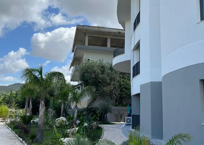 Emera アパートホテル